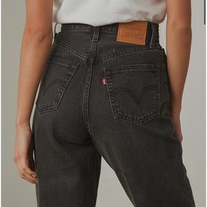 Faded Levi’s High Waisted Jean